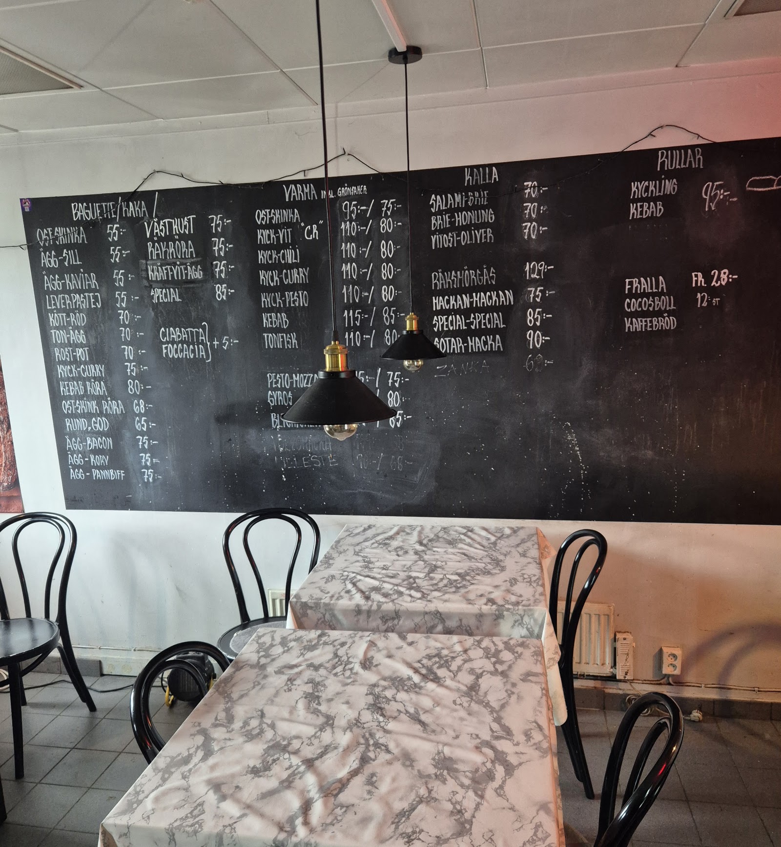 August's Café – bild 1